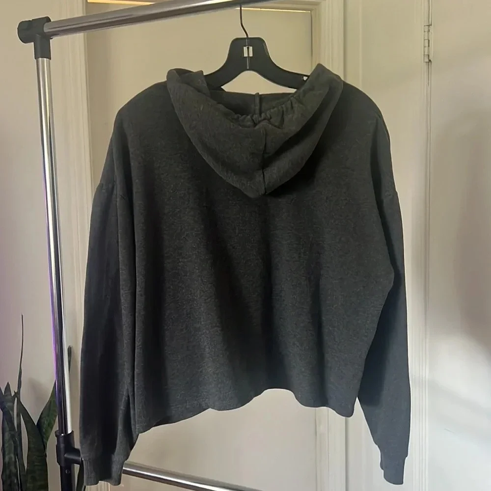 Friends TV series hoodie sweater crop top women’s. Size S - Picture 3 of 4